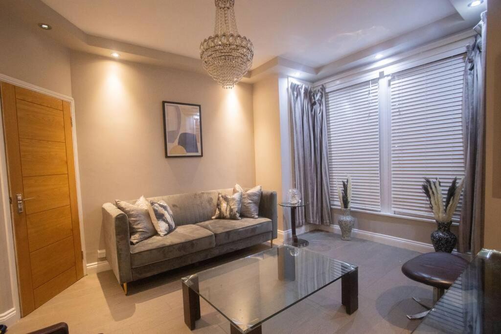 Oikoshomes Three Bedroom Flat In Londen Buitenkant foto