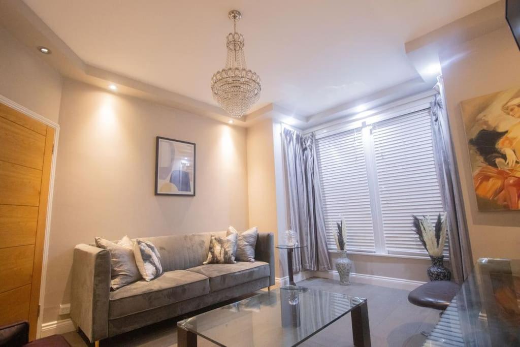 Oikoshomes Three Bedroom Flat In Londen Buitenkant foto