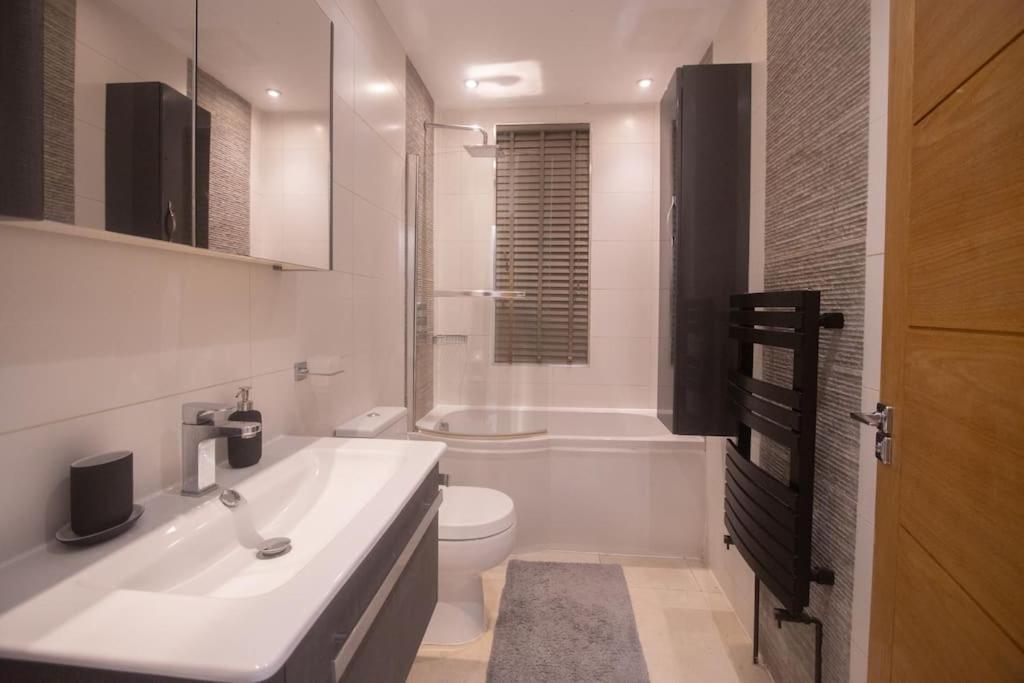 Oikoshomes Three Bedroom Flat In Londen Buitenkant foto