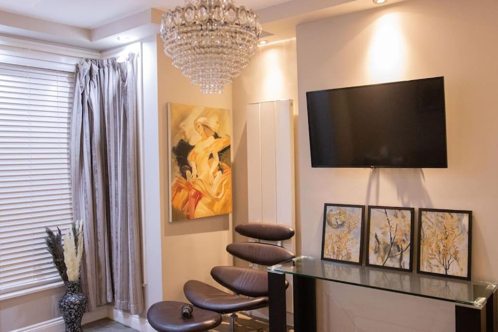 Oikoshomes Three Bedroom Flat In Londen Buitenkant foto